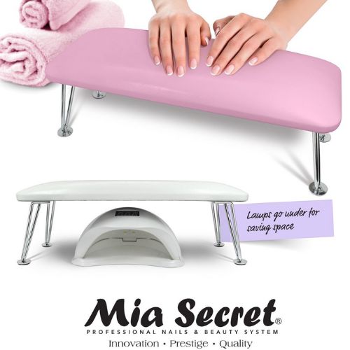 Mani & Pedi Rest